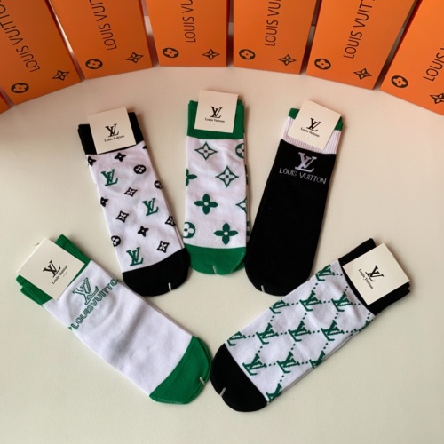 Cheap Louis Vuitton LV Socks #1227687 Replica Wholesale [$29.00 USD] [ITEM#1227687] on Replica Louis Vuitton LV Socks