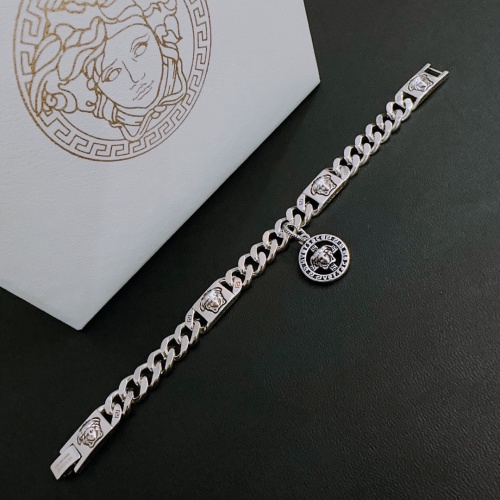 Cheap Versace Bracelets #1228707 Replica Wholesale [$68.00 USD] [ITEM#1228707] on Replica Versace Bracelets