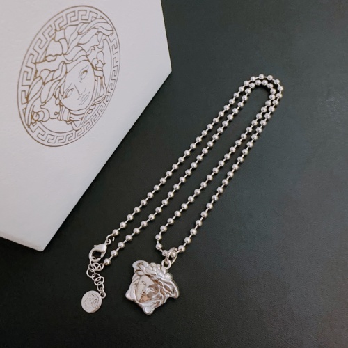 Cheap Versace Necklaces #1228751 Replica Wholesale [$42.00 USD] [ITEM#1228751] on Replica Versace Necklaces