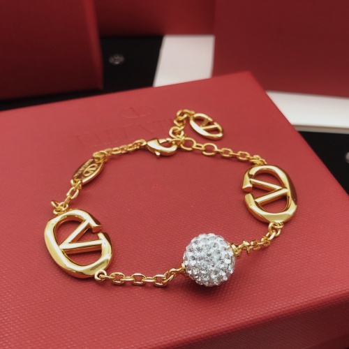 Cheap Valentino Bracelets For Women #1228886 Replica Wholesale [$32.00 USD] [ITEM#1228886] on Replica Valentino Bracelets