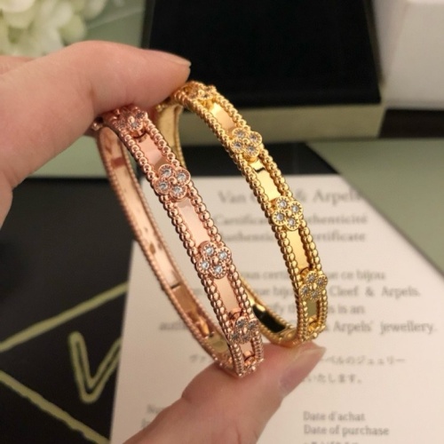 Cheap Van Cleef &amp; Arpels Bracelets For Women #1229488 Replica Wholesale [$34.00 USD] [ITEM#1229488] on Replica Van Cleef &amp; Arpels Bracelets