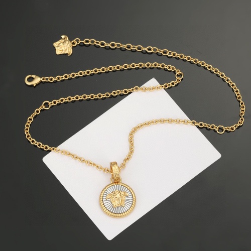 Cheap Versace Necklaces #1229512 Replica Wholesale [$29.00 USD] [ITEM#1229512] on Replica Versace Necklaces