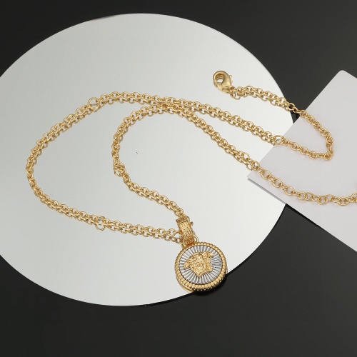 Cheap Versace Necklaces #1229512 Replica Wholesale [$29.00 USD] [ITEM#1229512] on Replica Versace Necklaces