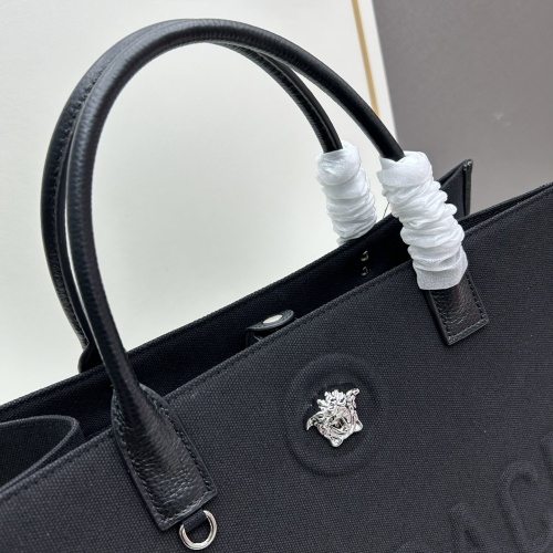 Cheap Versace AAA Quality Handbags For Women #1229661 Replica Wholesale [$190.00 USD] [ITEM#1229661] on Replica Versace AAA Quality Handbags