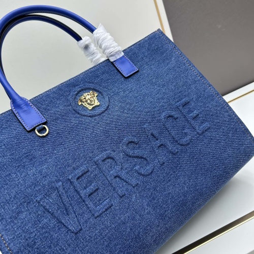 Cheap Versace AAA Quality Handbags For Women #1229664 Replica Wholesale [$190.00 USD] [ITEM#1229664] on Replica Versace AAA Quality Handbags