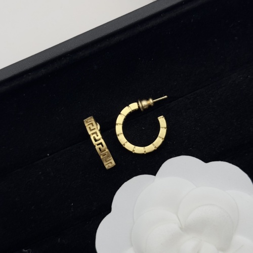 Cheap Versace Earrings For Women #1229898 Replica Wholesale [$25.00 USD] [ITEM#1229898] on Replica Versace Earrings