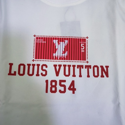 Cheap Louis Vuitton LV T-Shirts Short Sleeved For Women #1231040 Replica Wholesale [$32.00 USD] [ITEM#1231040] on Replica Louis Vuitton LV T-Shirts