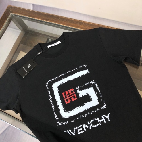 Cheap Givenchy T-Shirts Short Sleeved For Unisex #1231588 Replica Wholesale [$40.00 USD] [ITEM#1231588] on Replica Givenchy T-Shirts