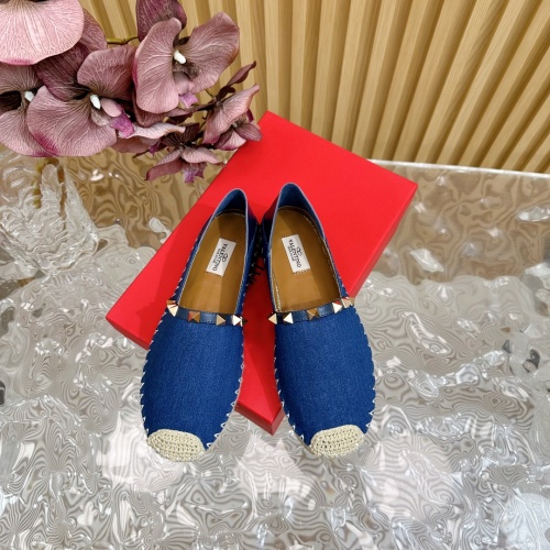 Cheap Valentino Casual Shoes For Women #1232033 Replica Wholesale [$102.00 USD] [ITEM#1232033] on Replica Valentino Casual Shoes