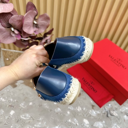 Cheap Valentino Casual Shoes For Women #1232033 Replica Wholesale [$102.00 USD] [ITEM#1232033] on Replica Valentino Casual Shoes