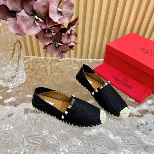 Cheap Valentino Casual Shoes For Women #1232037 Replica Wholesale [$102.00 USD] [ITEM#1232037] on Replica Valentino Casual Shoes