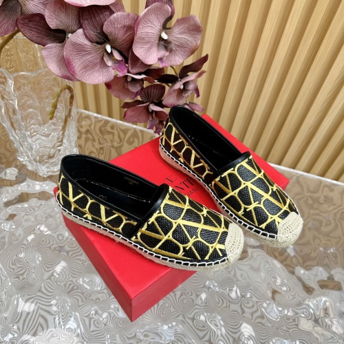 Cheap Valentino Casual Shoes For Women #1232047 Replica Wholesale [$102.00 USD] [ITEM#1232047] on Replica Valentino Casual Shoes