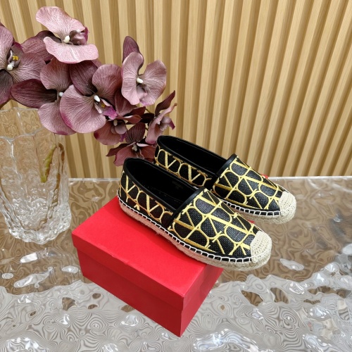 Cheap Valentino Casual Shoes For Women #1232047 Replica Wholesale [$102.00 USD] [ITEM#1232047] on Replica Valentino Casual Shoes