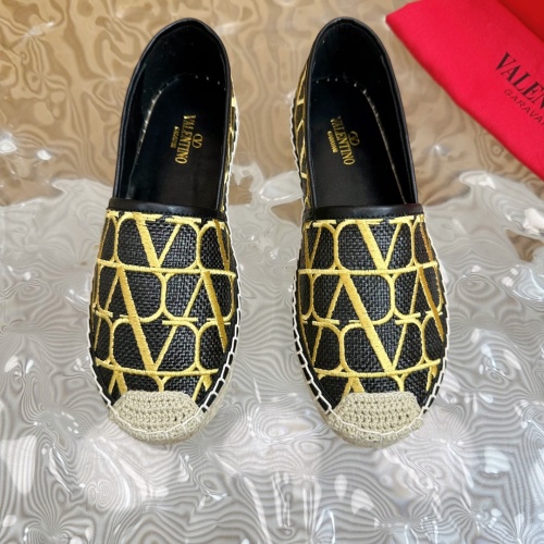 Cheap Valentino Casual Shoes For Women #1232047 Replica Wholesale [$102.00 USD] [ITEM#1232047] on Replica Valentino Casual Shoes