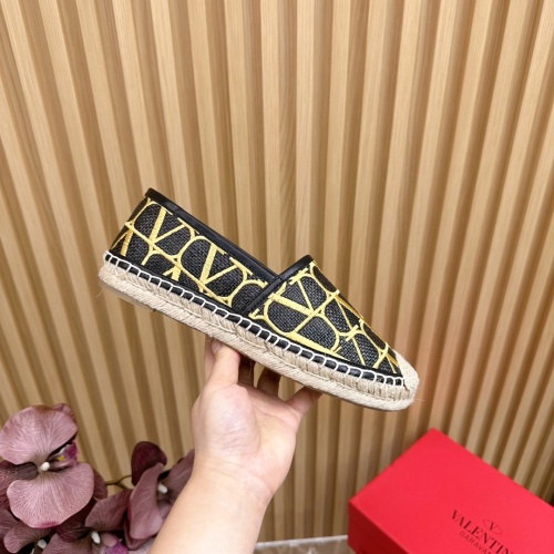 Cheap Valentino Casual Shoes For Women #1232047 Replica Wholesale [$102.00 USD] [ITEM#1232047] on Replica Valentino Casual Shoes