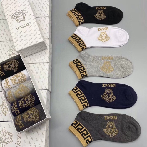 Cheap Versace Socks For Men #1232971 Replica Wholesale [$25.00 USD] [ITEM#1232971] on Replica Versace Socks