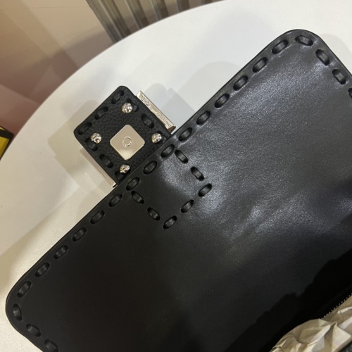 Cheap Fendi AAA Quality Messenger Bags For Women #1233052 Replica Wholesale [$112.00 USD] [ITEM#1233052] on Replica Fendi AAA Messenger Bags