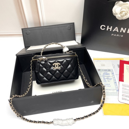 Chanel AAA Quality Messenger Bags For Women #1233235