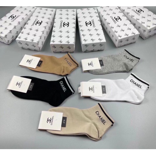 Cheap Chanel Socks For Women #1233447 Replica Wholesale [$27.00 USD] [ITEM#1233447] on Replica Chanel Socks