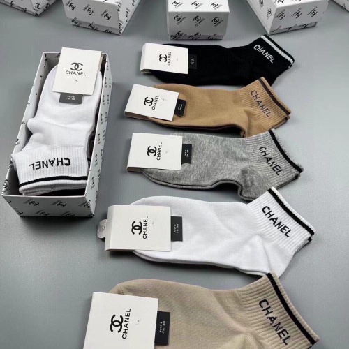 Cheap Chanel Socks For Women #1233447 Replica Wholesale [$27.00 USD] [ITEM#1233447] on Replica Chanel Socks