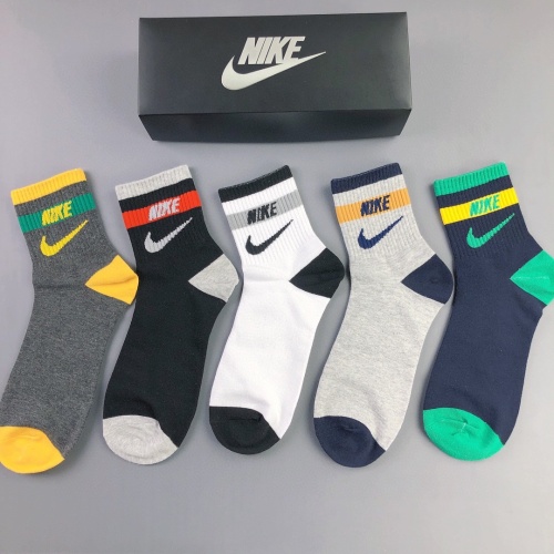 Cheap Nike Socks #1233840 Replica Wholesale [$25.00 USD] [ITEM#1233840] on Replica Nike Socks