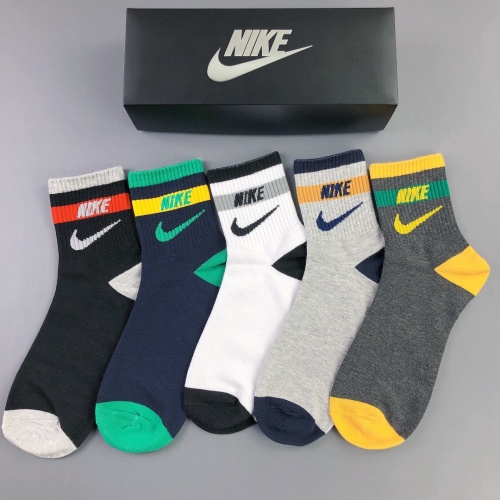 Cheap Nike Socks #1233840 Replica Wholesale [$25.00 USD] [ITEM#1233840] on Replica Nike Socks