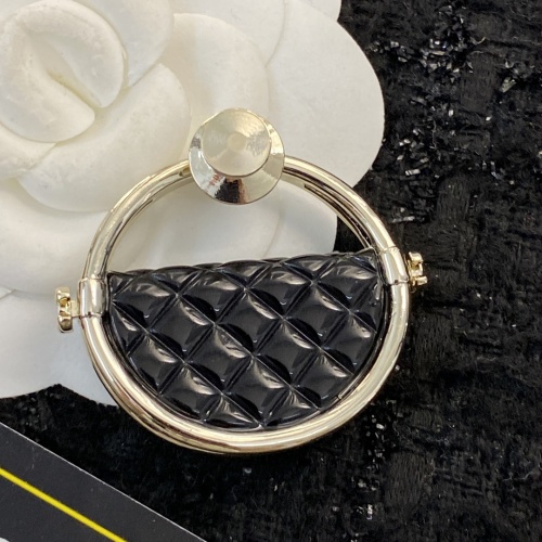 Cheap Chanel Brooches For Women #1234183 Replica Wholesale [$29.00 USD] [ITEM#1234183] on Replica Chanel Brooches