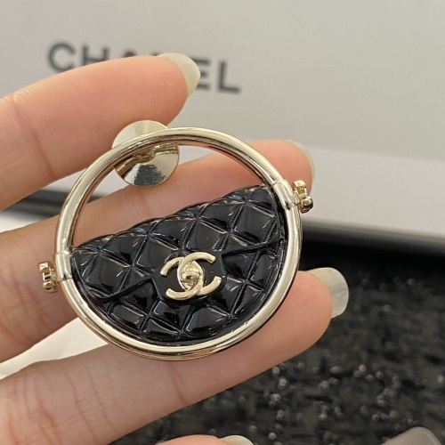 Cheap Chanel Brooches For Women #1234183 Replica Wholesale [$29.00 USD] [ITEM#1234183] on Replica Chanel Brooches