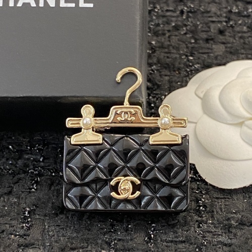 Cheap Chanel Brooches For Women #1234184 Replica Wholesale [$32.00 USD] [ITEM#1234184] on Replica Chanel Brooches