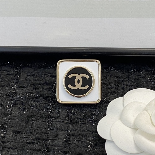 Cheap Chanel Brooches For Women #1234189 Replica Wholesale [$29.00 USD] [ITEM#1234189] on Replica Chanel Brooches