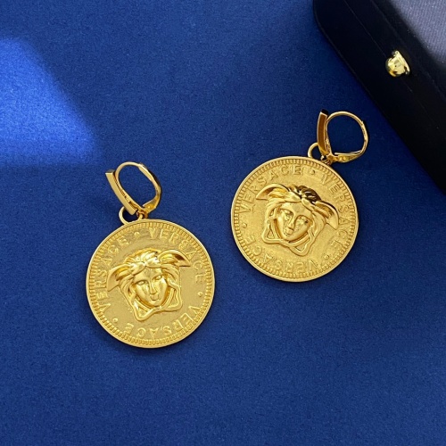 Cheap Versace Earrings For Women #1234376 Replica Wholesale [$32.00 USD] [ITEM#1234376] on Replica Versace Earrings