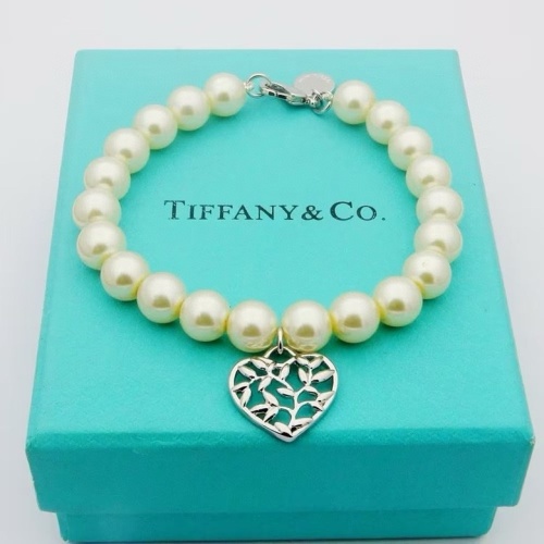 Cheap Tiffany Bracelets For Women #1234702 Replica Wholesale [$25.00 USD] [ITEM#1234702] on Replica Tiffany Bracelets