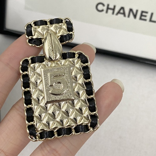 Cheap Chanel Brooches For Women #1234755 Replica Wholesale [$32.00 USD] [ITEM#1234755] on Replica 