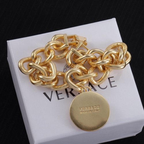 Cheap Versace Bracelets #1234797 Replica Wholesale [$32.00 USD] [ITEM#1234797] on Replica Versace Bracelets