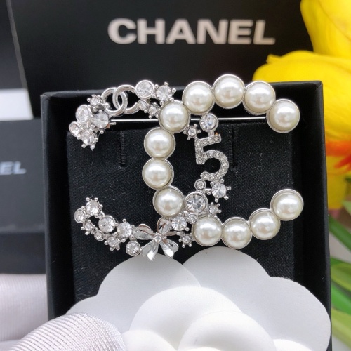 Cheap Chanel Brooches For Women #1234923 Replica Wholesale [$32.00 USD] [ITEM#1234923] on Replica Chanel Brooches