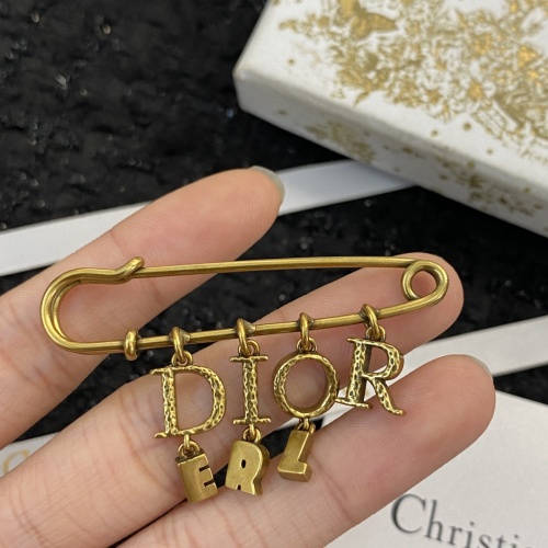 Cheap Christian Dior Brooches For Women #1234927 Replica Wholesale [$29.00 USD] [ITEM#1234927] on Replica Christian Dior Brooches