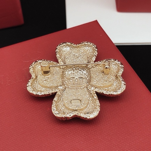 Cheap Chanel Brooches For Women #1234975 Replica Wholesale [$29.00 USD] [ITEM#1234975] on Replica Chanel Brooches