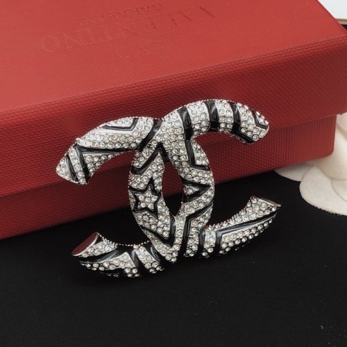 Cheap Chanel Brooches For Women #1234981 Replica Wholesale [$32.00 USD] [ITEM#1234981] on Replica Chanel Brooches