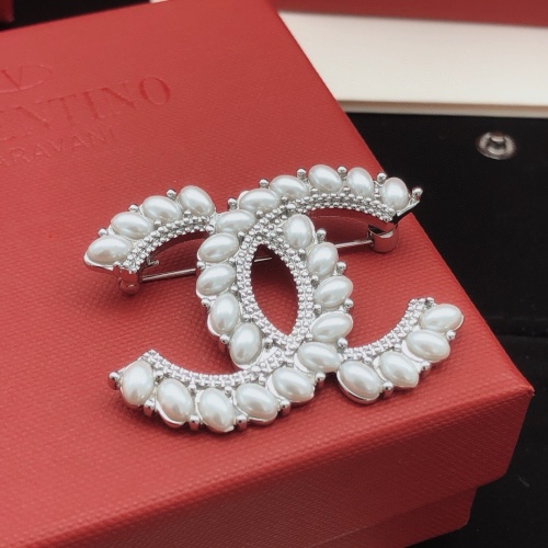 Cheap Chanel Brooches For Women #1234982 Replica Wholesale [$32.00 USD] [ITEM#1234982] on Replica Chanel Brooches