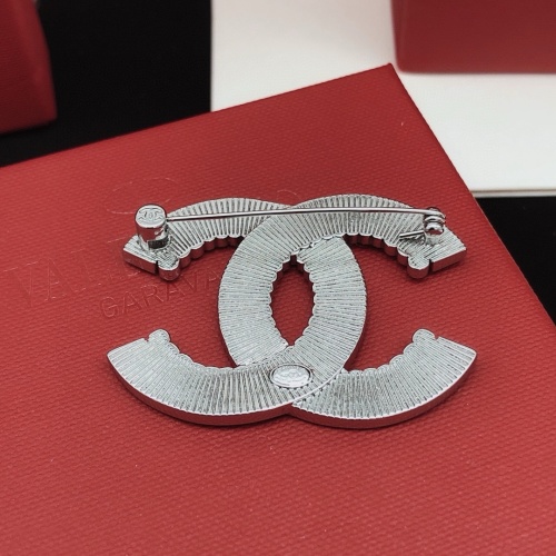 Cheap Chanel Brooches For Women #1234983 Replica Wholesale [$32.00 USD] [ITEM#1234983] on Replica Chanel Brooches