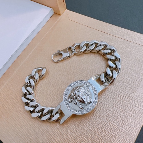 Cheap Versace Bracelets #1235016 Replica Wholesale [$52.00 USD] [ITEM#1235016] on Replica Versace Bracelets