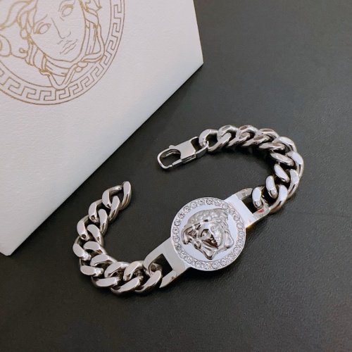 Cheap Versace Bracelets #1235016 Replica Wholesale [$52.00 USD] [ITEM#1235016] on Replica Versace Bracelets