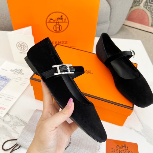 Cheap Hermes Flat Shoes For Women #1236594 Replica Wholesale [$98.00 USD] [ITEM#1236594] on Replica Hermes Flat Shoes