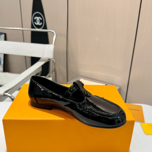 Cheap Louis Vuitton Flat Shoes For Women #1236671 Replica Wholesale [$115.00 USD] [ITEM#1236671] on Replica Louis Vuitton Flat Shoes