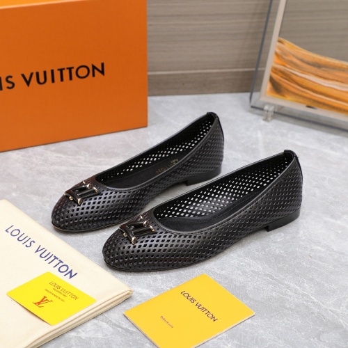 Louis Vuitton Flat Shoes For Women #1236758