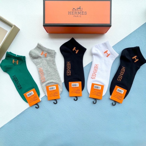 Cheap Hermes Socks #1237745 Replica Wholesale [$27.00 USD] [ITEM#1237745] on Replica Hermes Socks