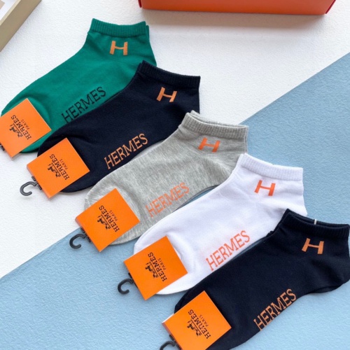 Cheap Hermes Socks #1237745 Replica Wholesale [$27.00 USD] [ITEM#1237745] on Replica Hermes Socks