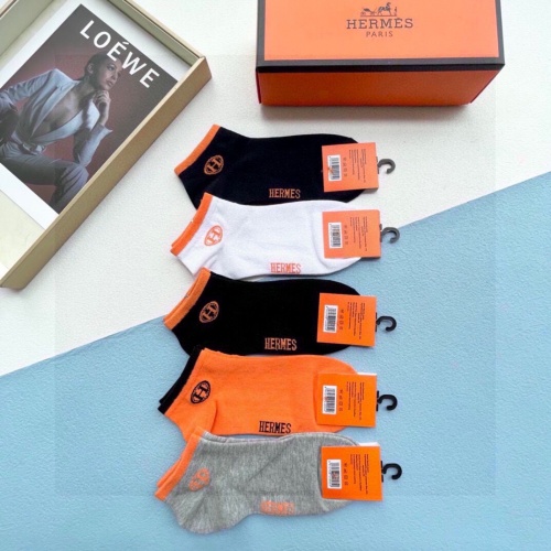 Cheap Hermes Socks #1237747 Replica Wholesale [$27.00 USD] [ITEM#1237747] on Replica Hermes Socks