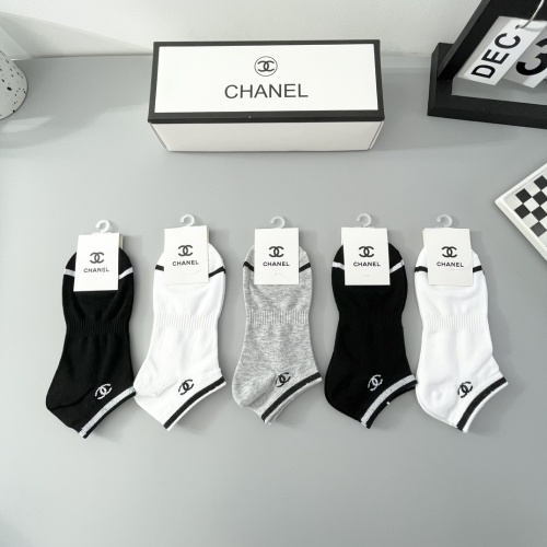 Cheap Chanel Socks For Women #1237832 Replica Wholesale [$27.00 USD] [ITEM#1237832] on Replica Chanel Socks