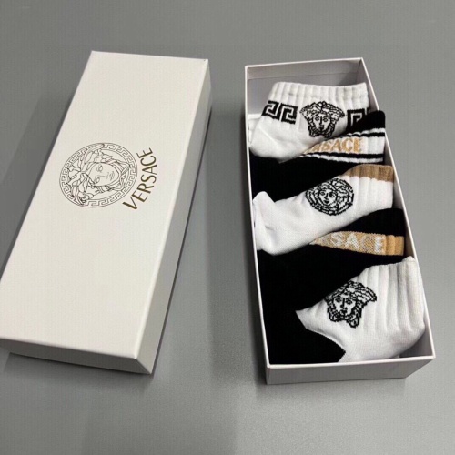 Cheap Versace Socks For Men #1237838 Replica Wholesale [$25.00 USD] [ITEM#1237838] on Replica Versace Socks